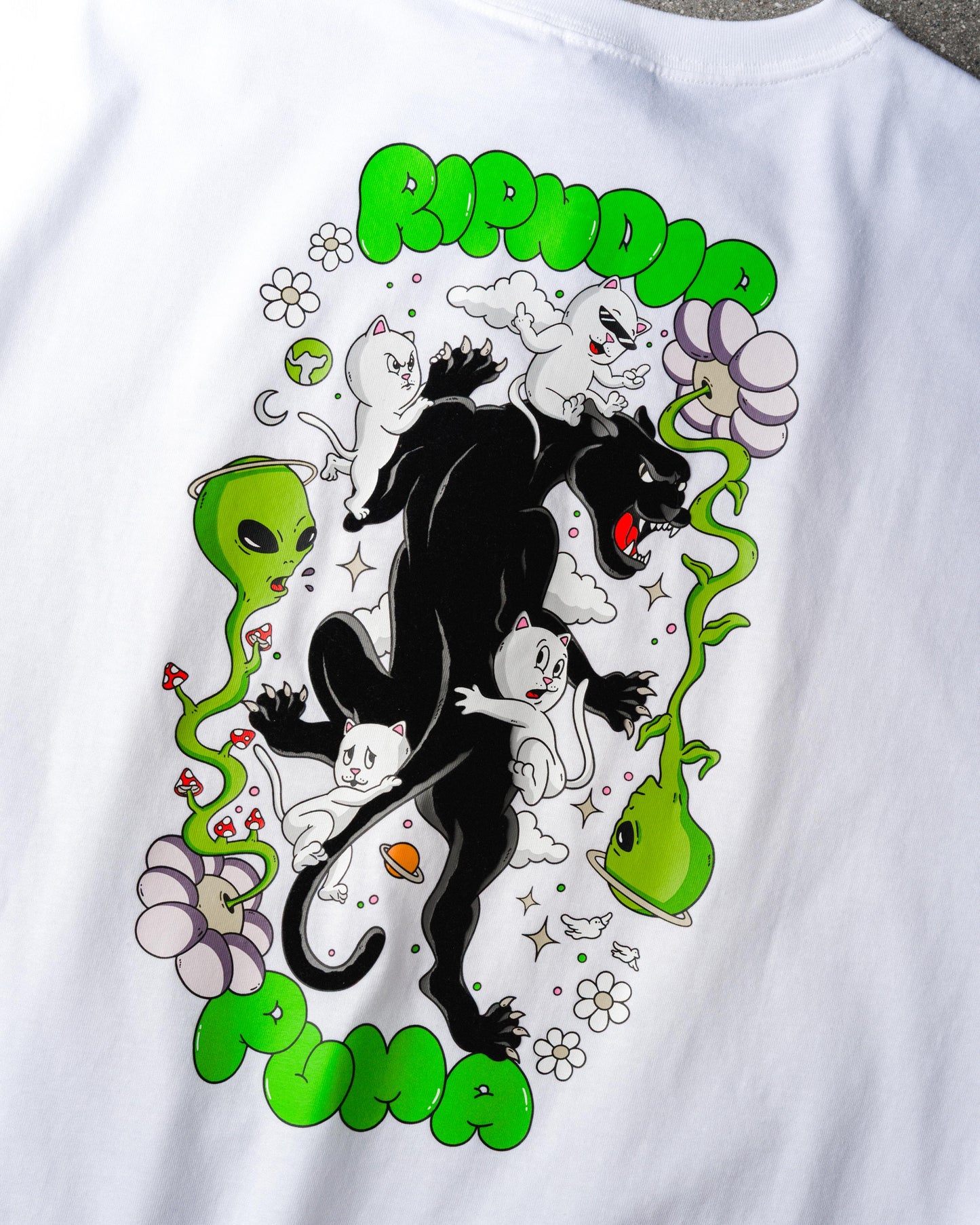 TEE RIPNDIP X PUMA BOXY GRAPHIC “PUMA” (Blanco)