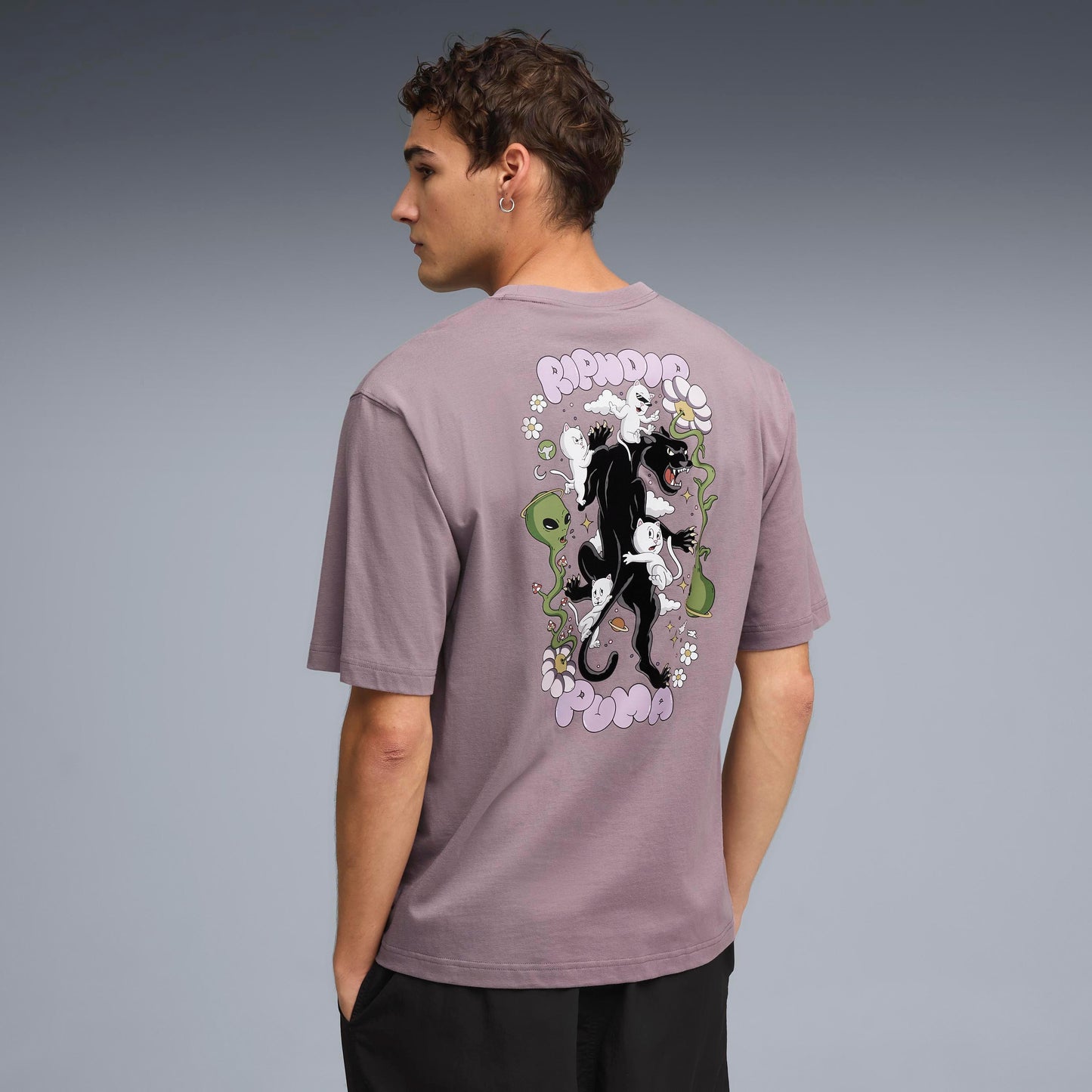 TEE RIPNDIP X PUMA BOXY GRAPHIC “PLUM JAM” (Morado)