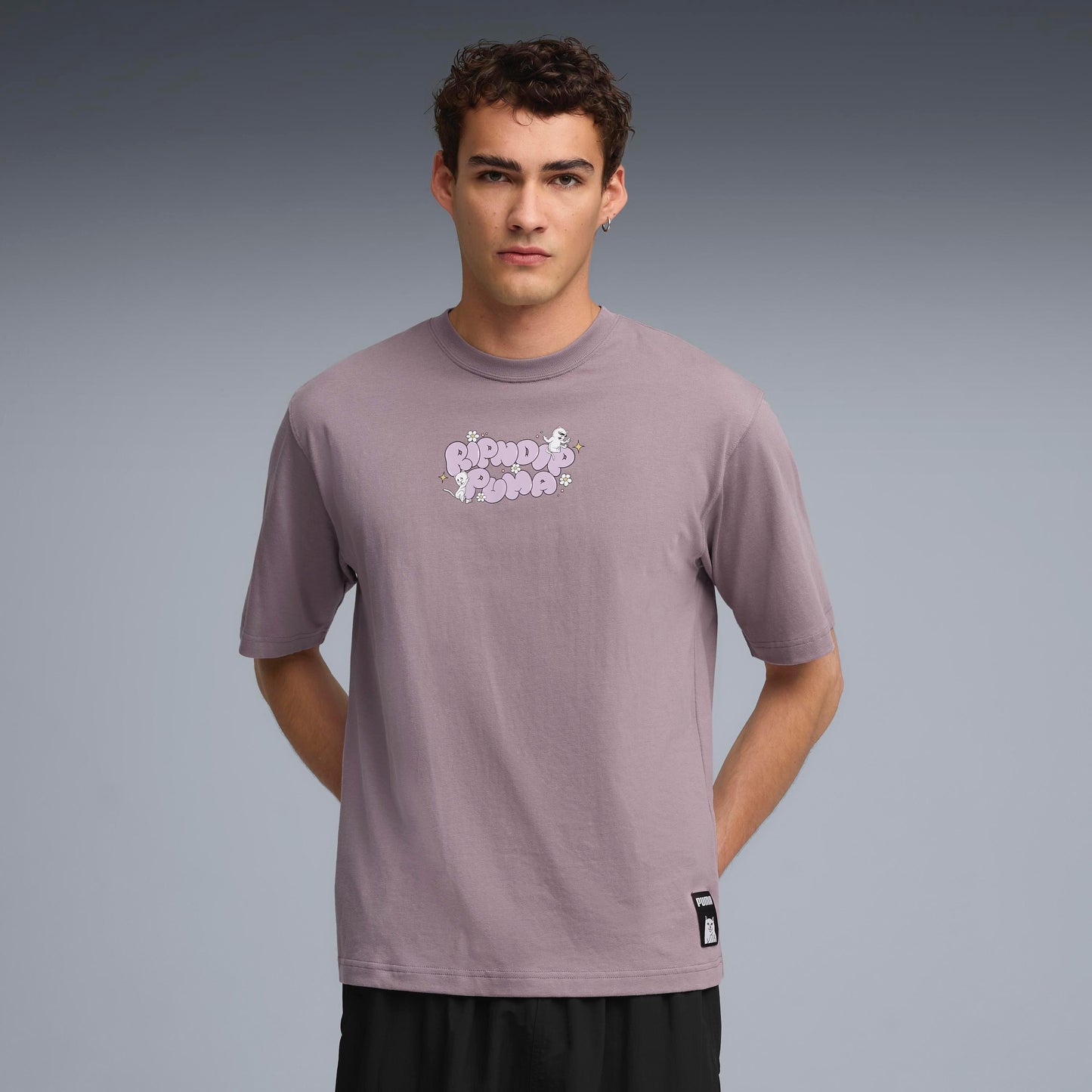 TEE RIPNDIP X PUMA BOXY GRAPHIC “PLUM JAM” (Morado)