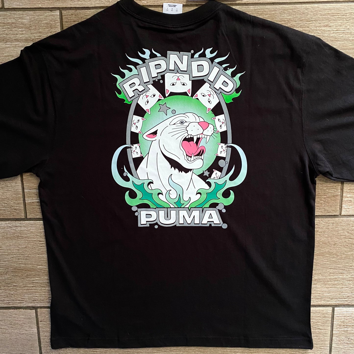 TEE RIPNDIP X PUMA BOXY GRAPHIC “PUMA” (Negro)