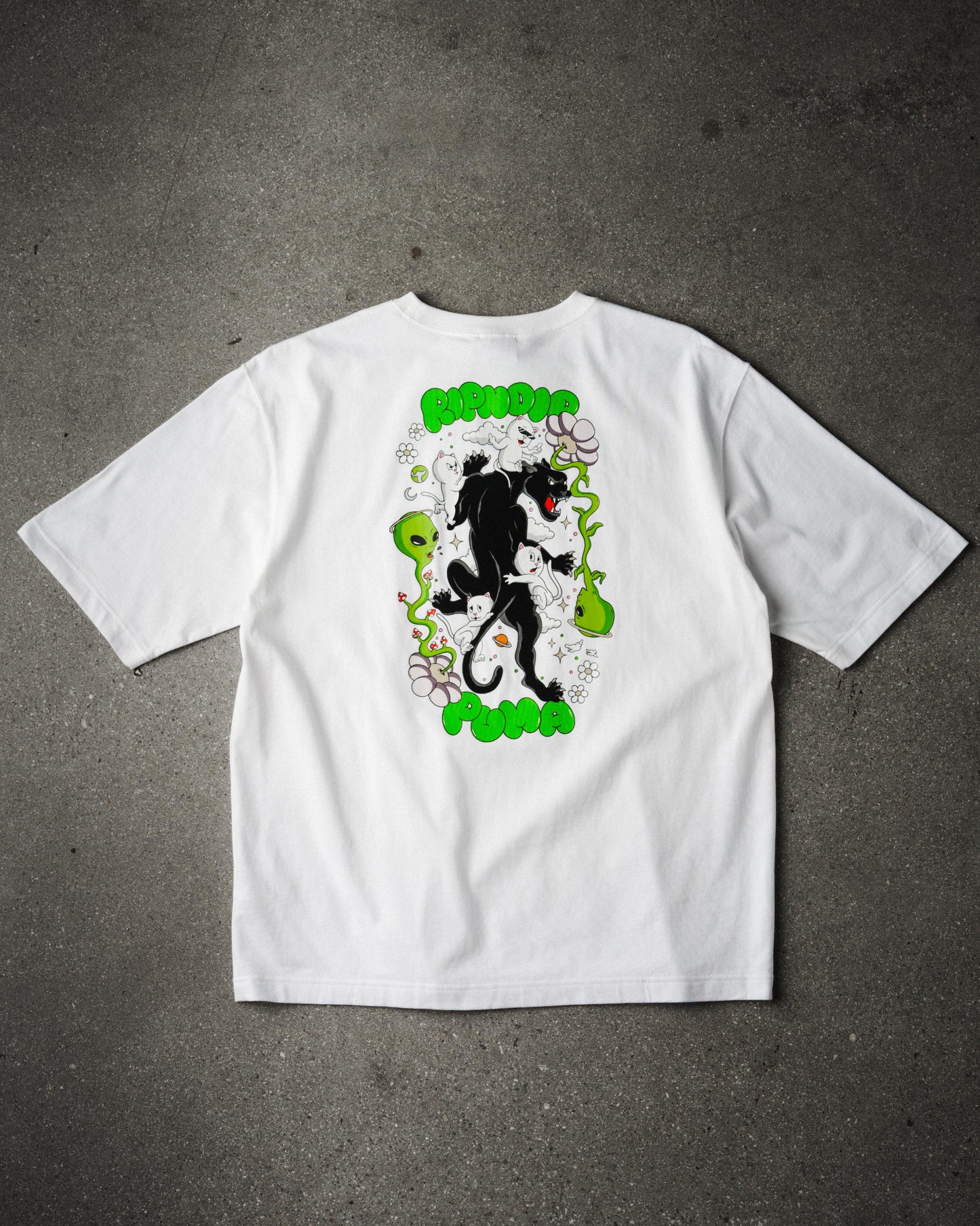 TEE RIPNDIP X PUMA BOXY GRAPHIC “PUMA” (Blanco)