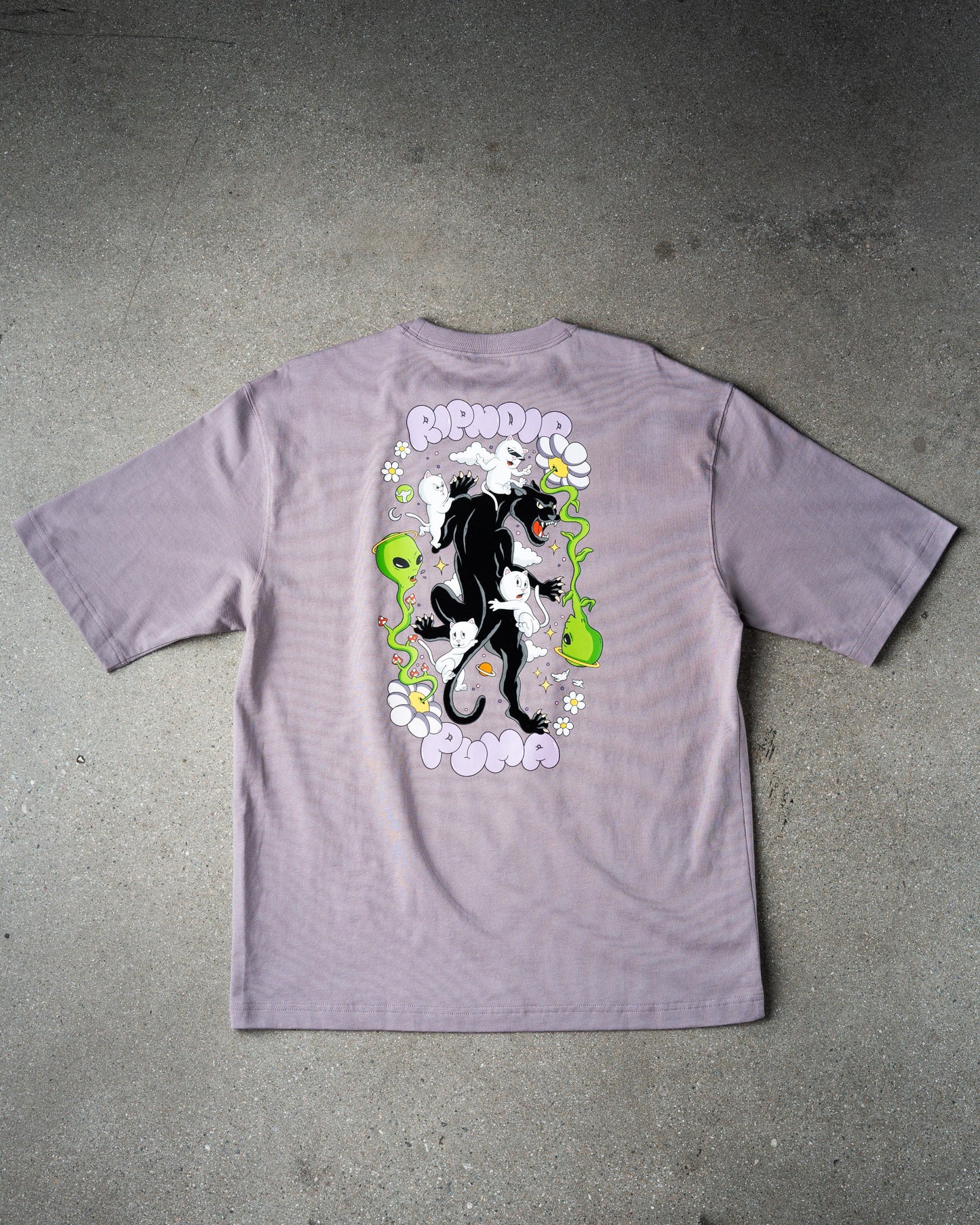 TEE RIPNDIP X PUMA BOXY GRAPHIC “PLUM JAM” (Morado)