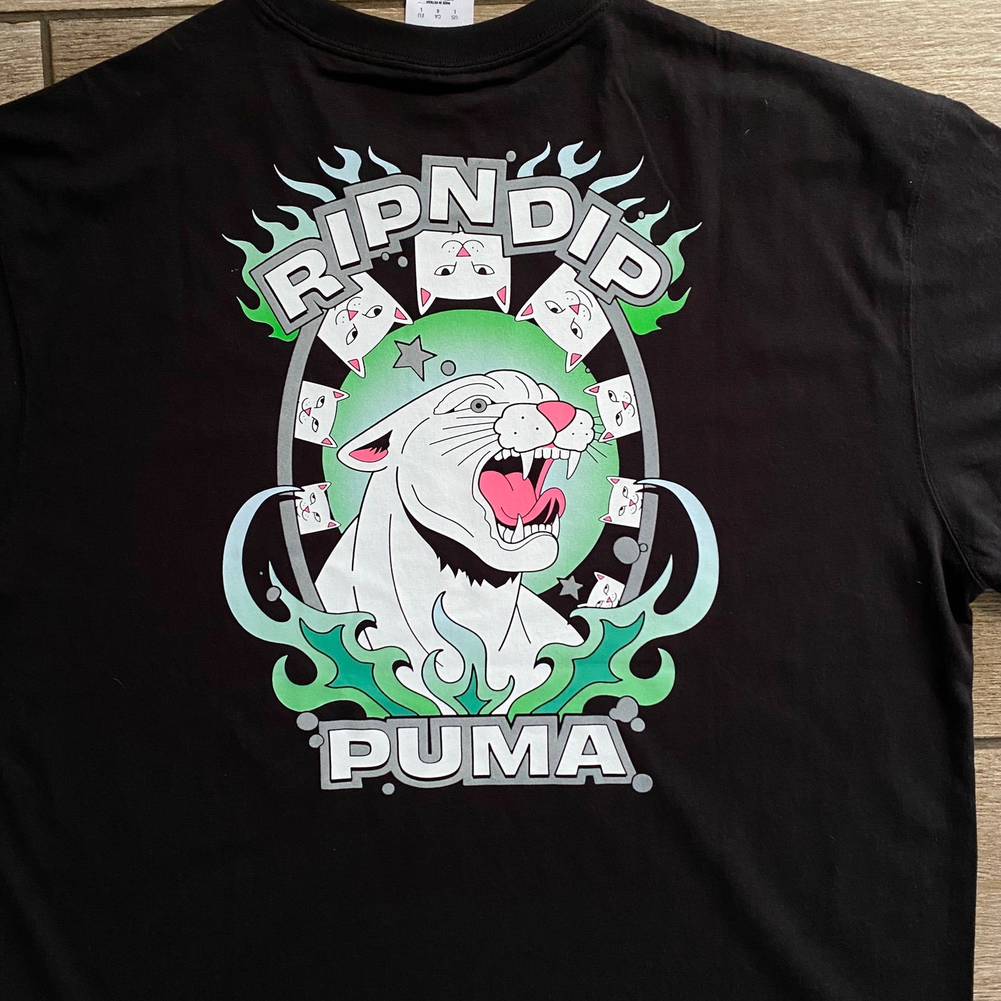 TEE RIPNDIP X PUMA BOXY GRAPHIC “PUMA” (Negro)