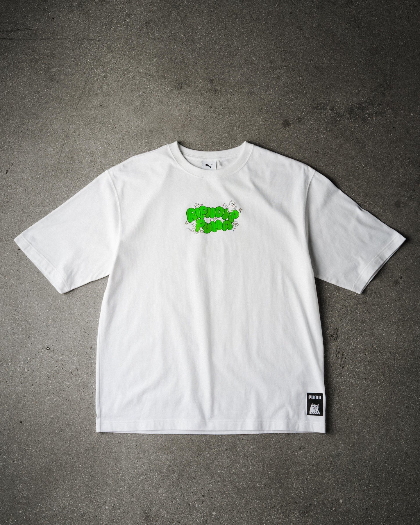 TEE RIPNDIP X PUMA BOXY GRAPHIC “PUMA” (Blanco)