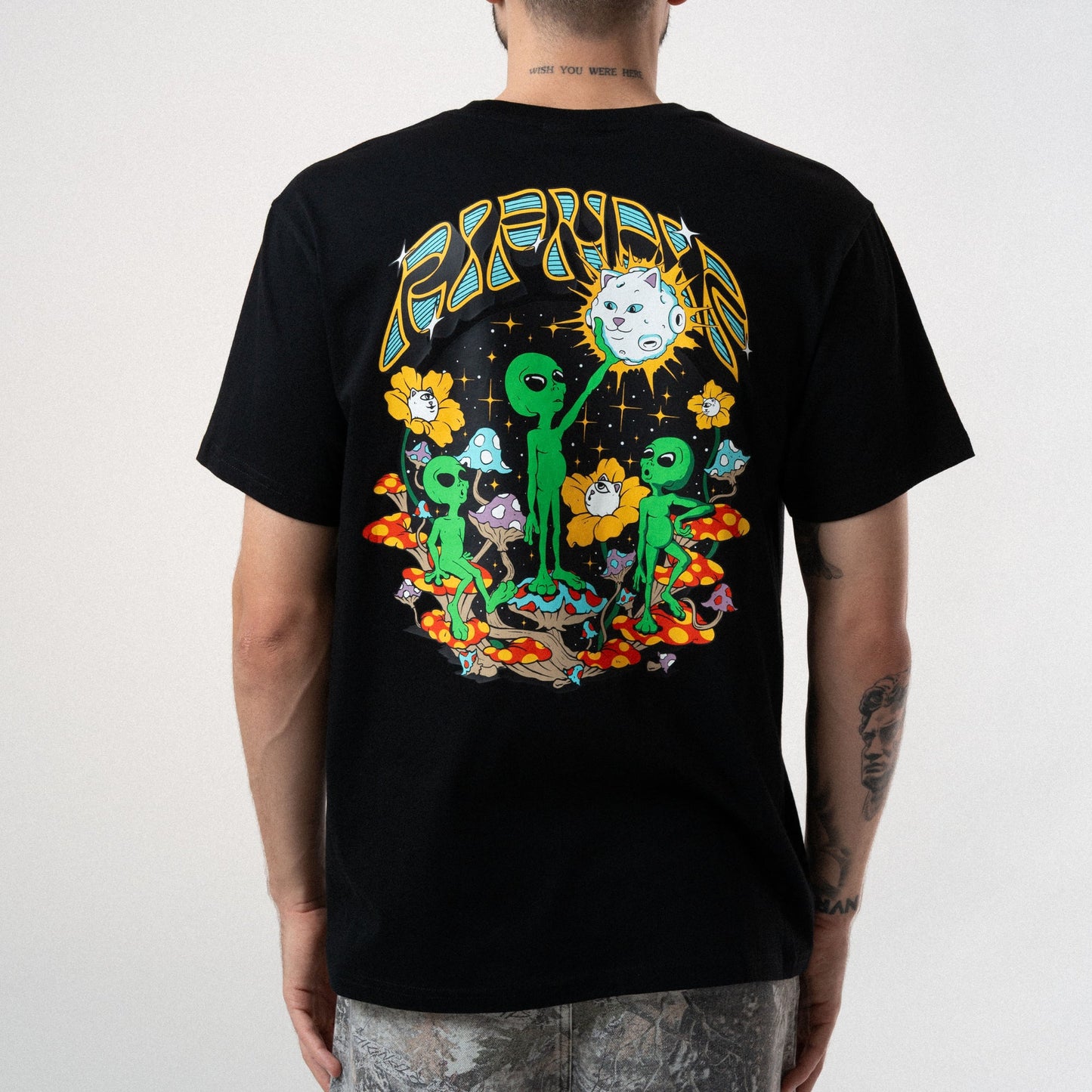 PLAYERA FIND UR WAY HOME (NEGRO WASH)