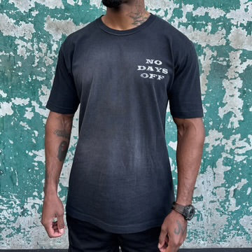 PLAYERA NO DAYS OFF (BLACK SUN FADE)