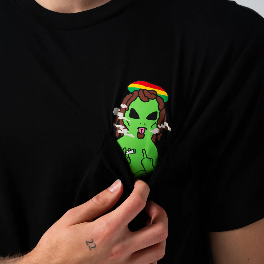 PLAYERA SMOKING RASTA ALIEN POCKET (NEGRO)