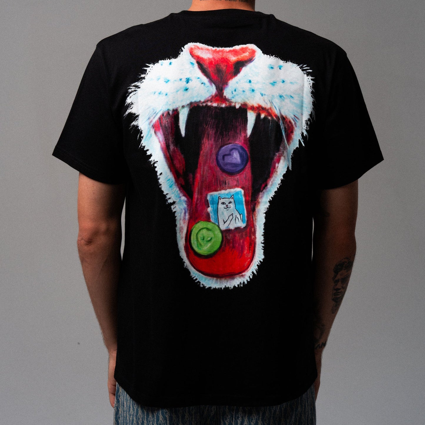 PLAYERA VITAMINS (NEGRO)
