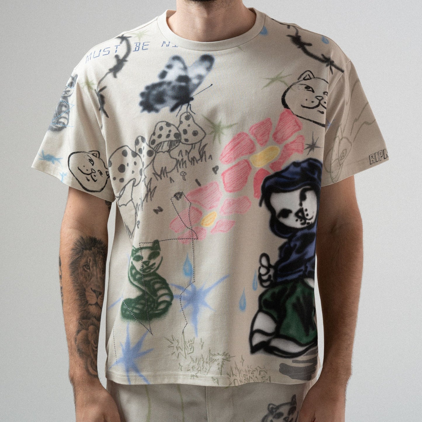 PLAYERA GOOSEBUMPS (HUESO)