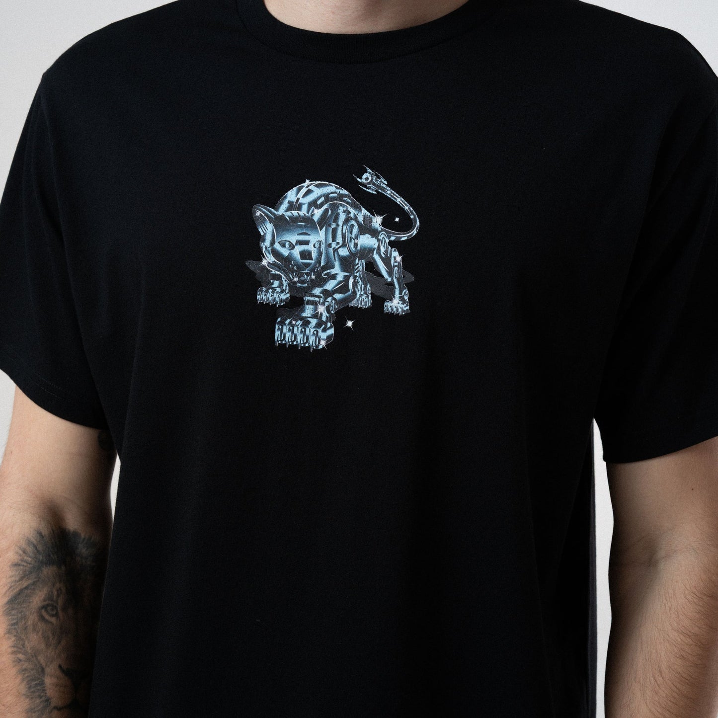 PLAYERA CYBORG (NEGRO WASH)