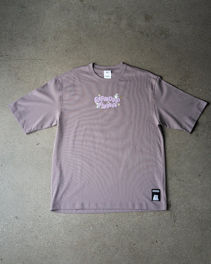 TEE RIPNDIP X PUMA BOXY GRAPHIC “PLUM JAM” (Morado)