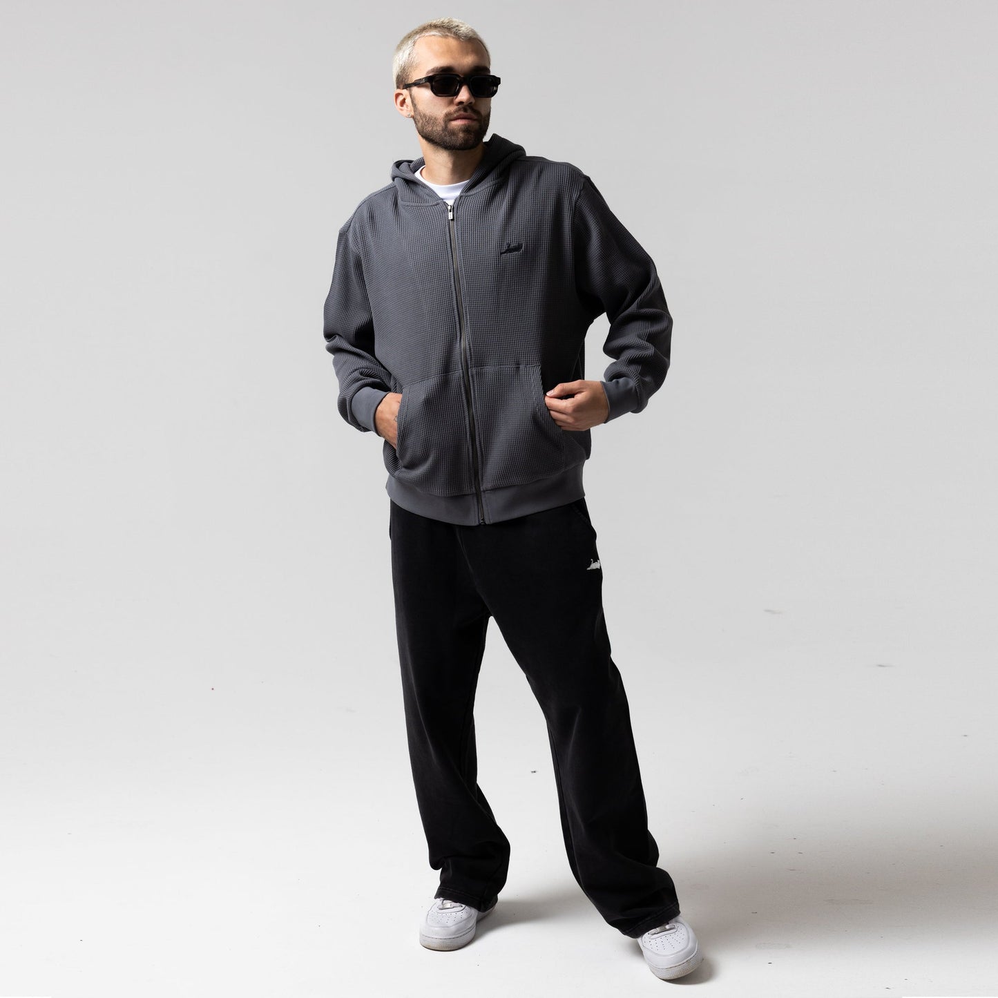 CASTANZA WAFFLE KNIT ZIP UP HOODIE (CHARCOAL)