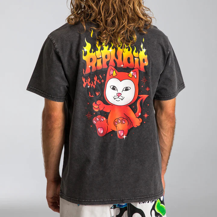 PLAYERA SCARY CUTE (NEGRO WASH)
